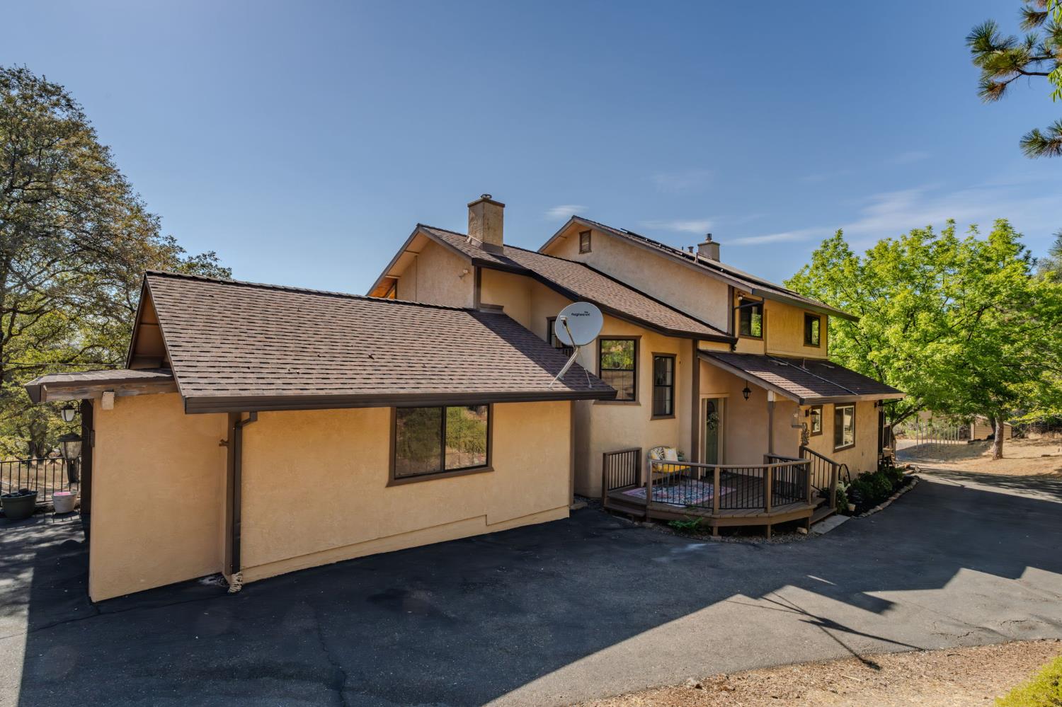 5681 Honeycomb Lane — photo