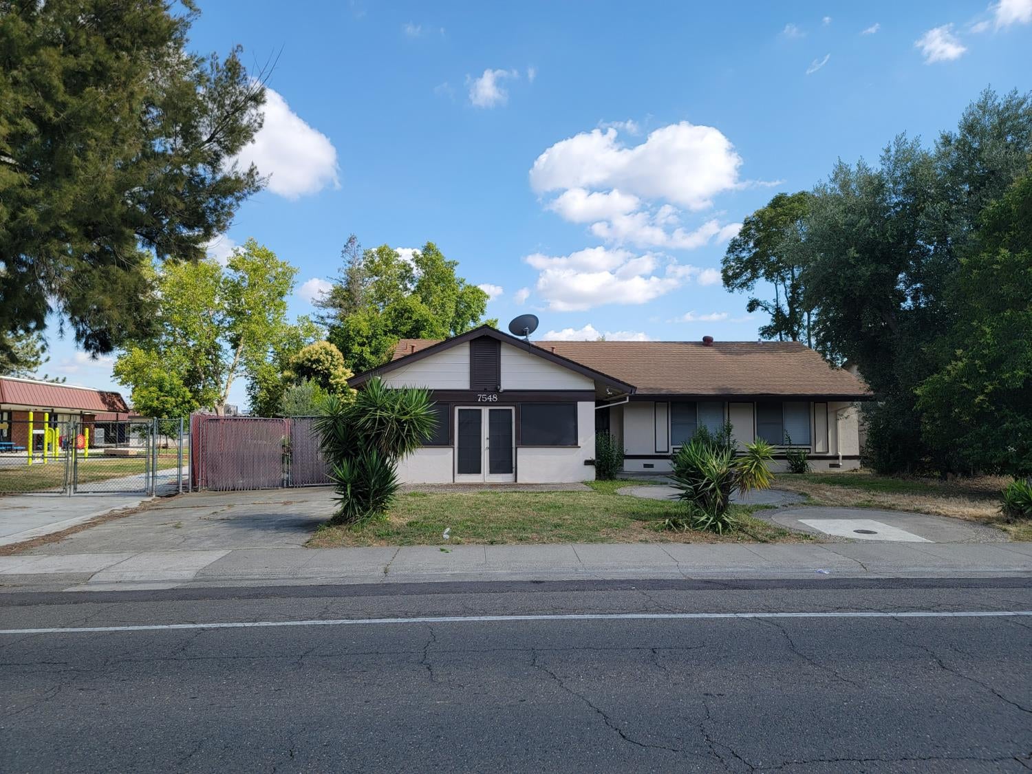 7548 Lindale Drive — photo