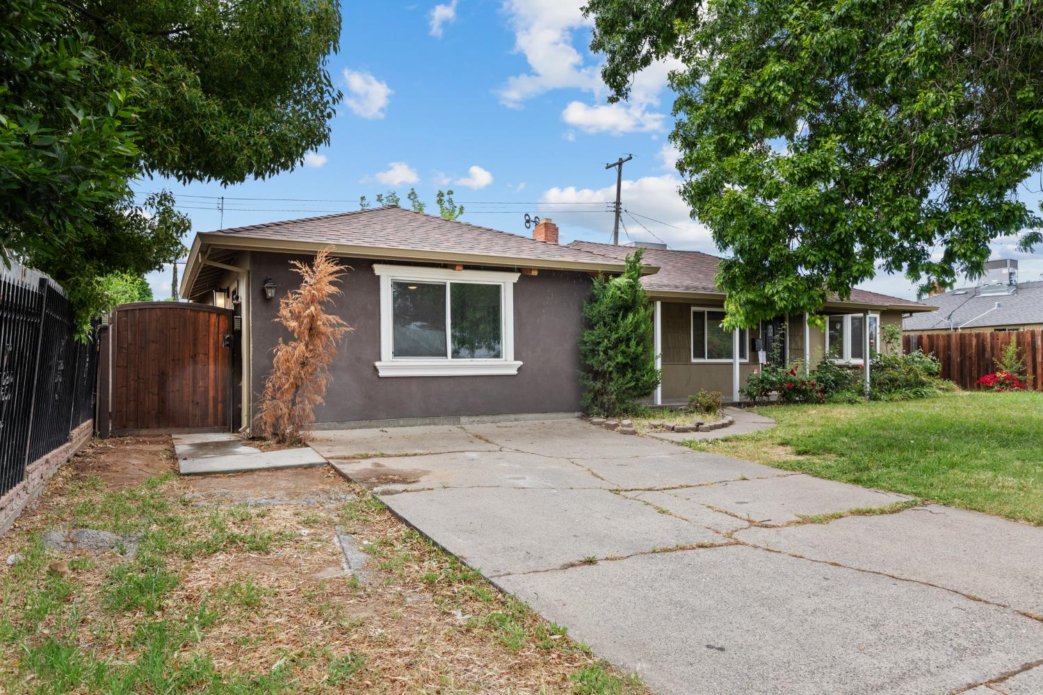 6457 Larry Way — photo