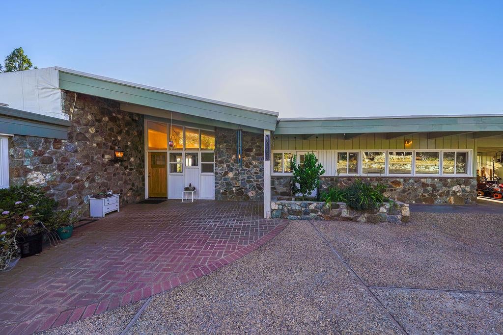 10209 Ranch Road — photo