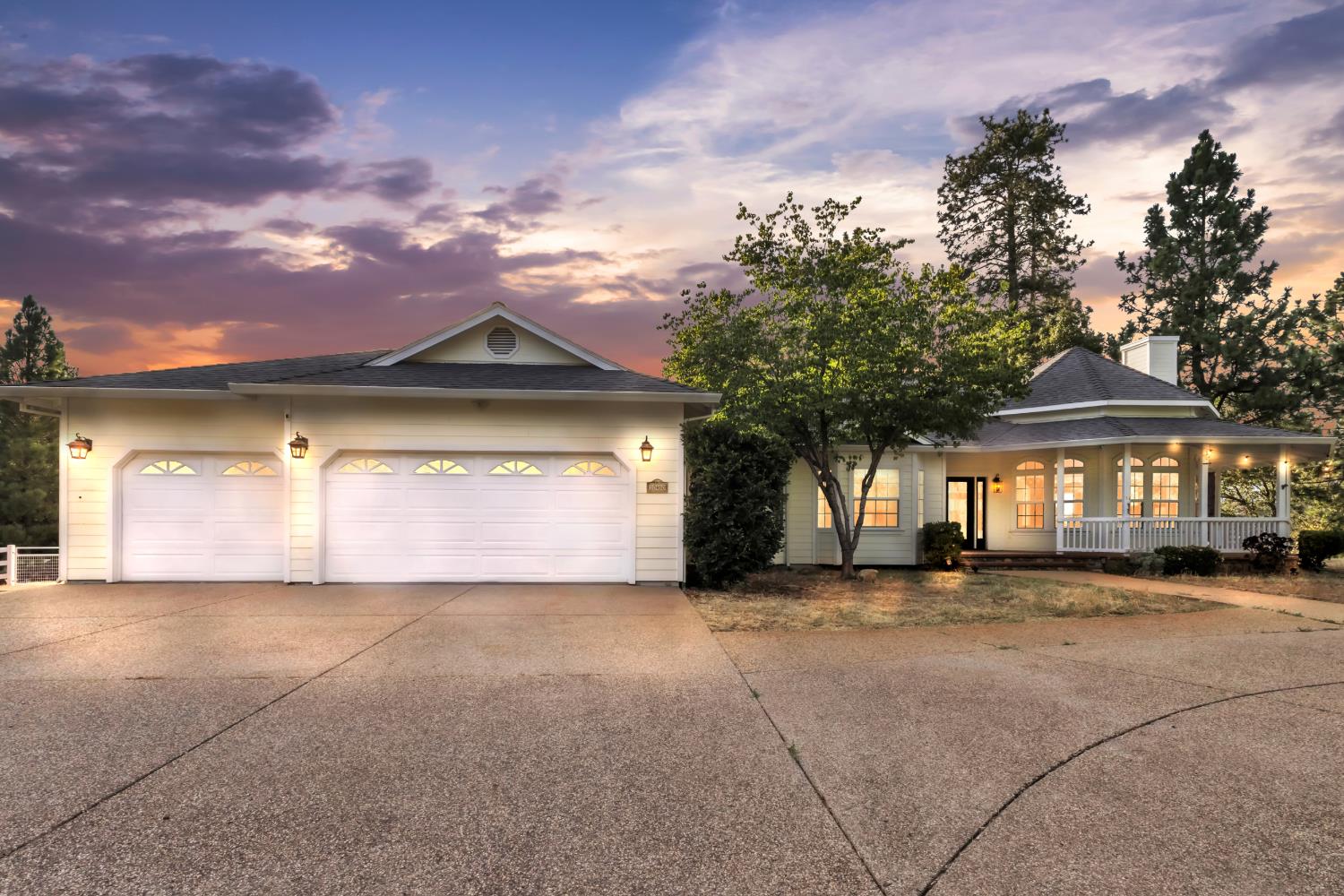10460 Oak Canyon Dr — photo