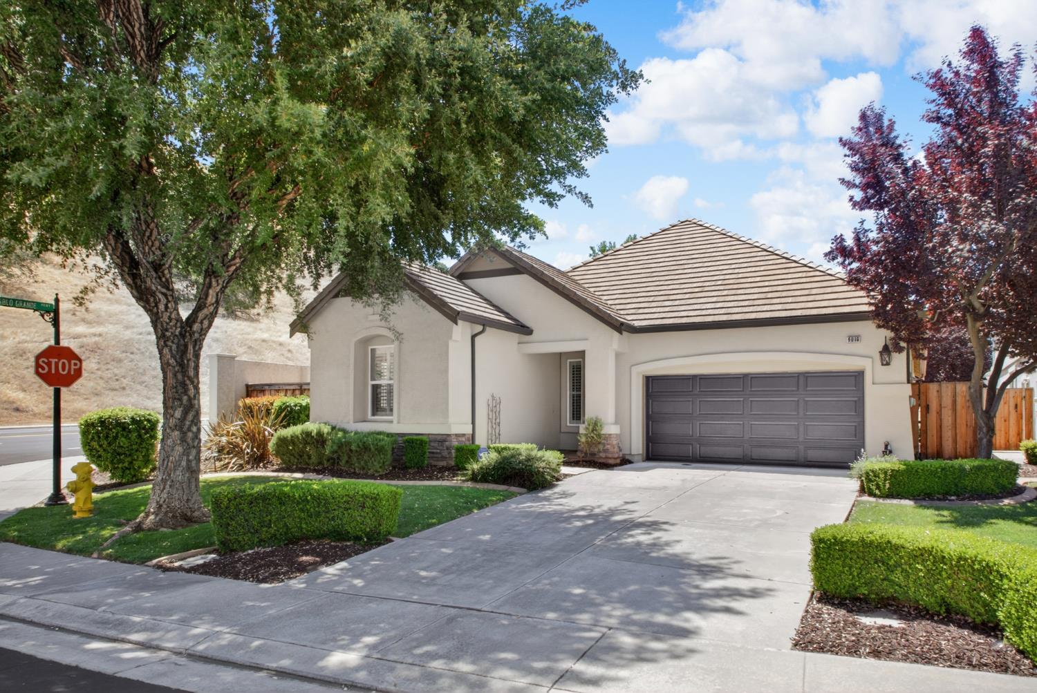 9016 Tee Box Court — photo