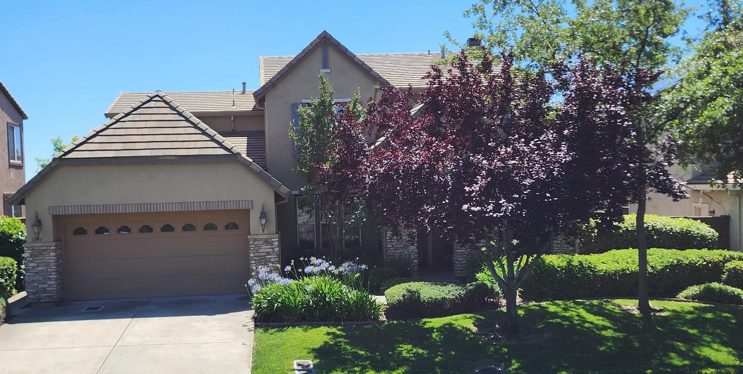 8020 Damico Drive — photo