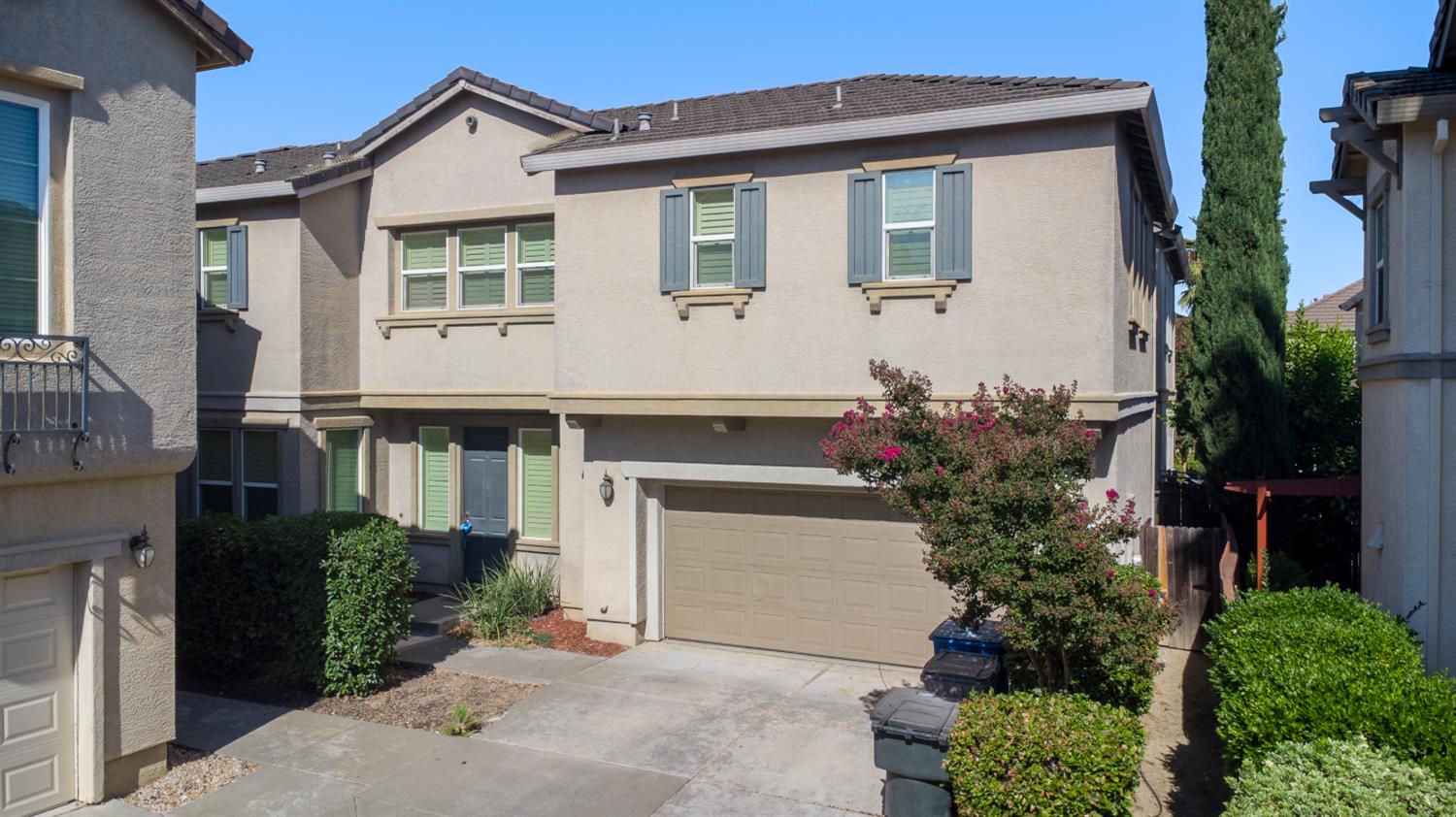 1881 Alice Way — photo