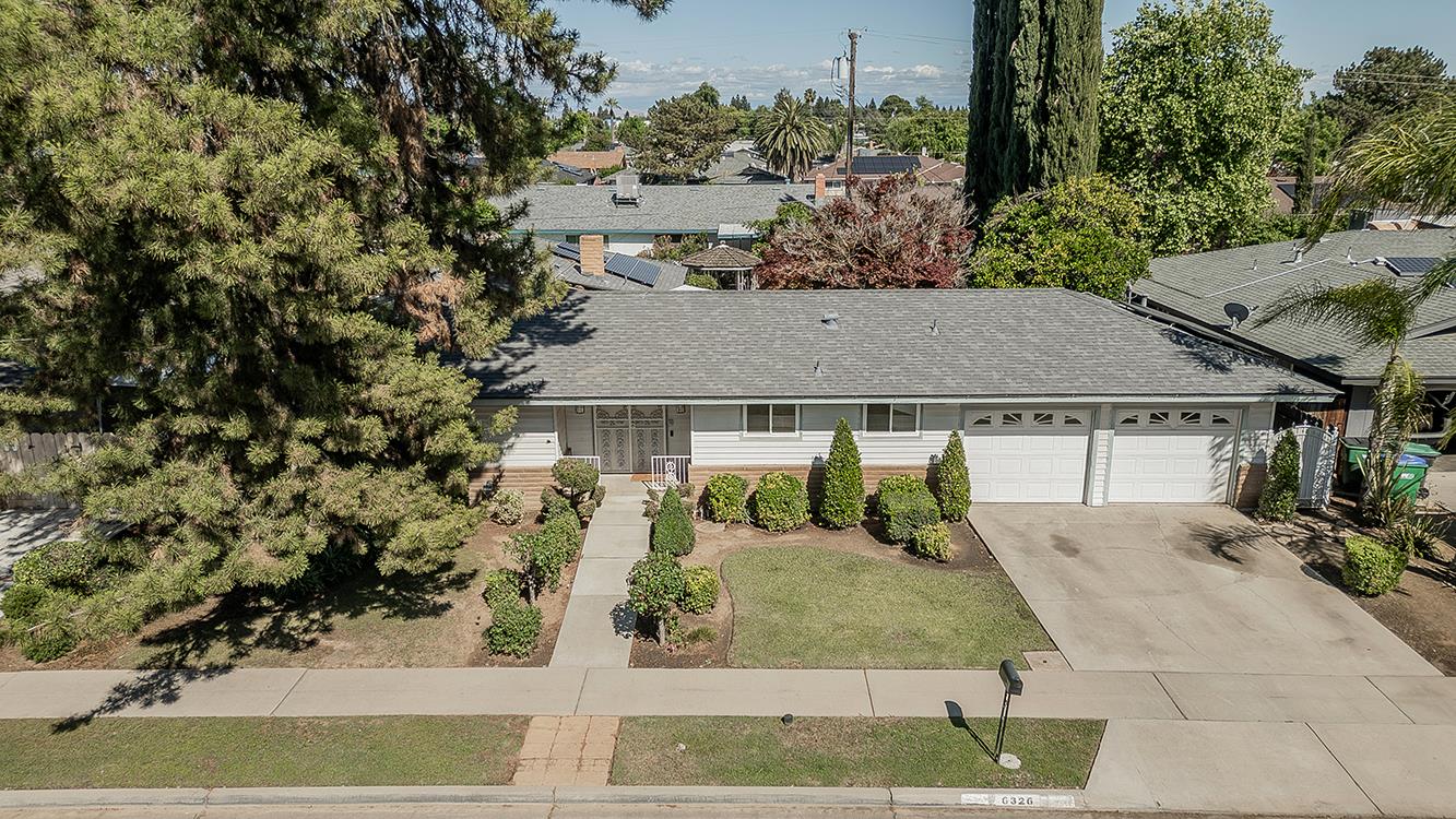 6326 N Bergeron Avenue — photo