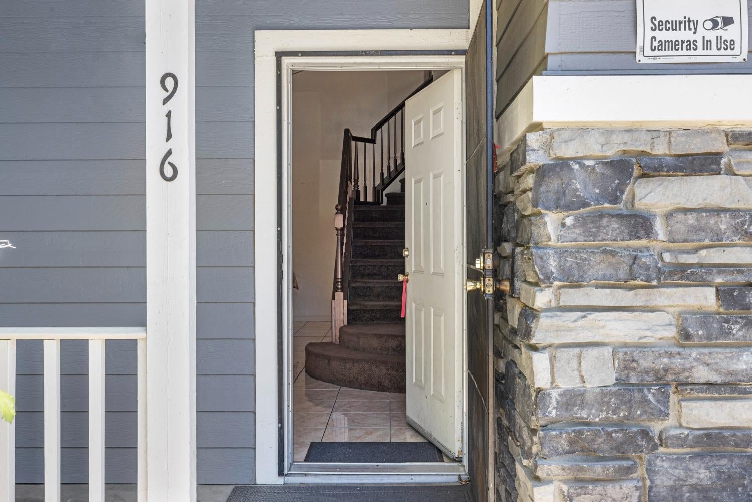 916 Fall River Drive — photo