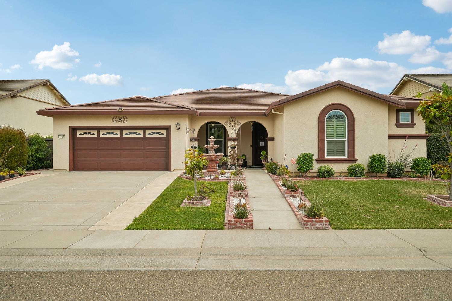 4823 Azalea Park Way — photo