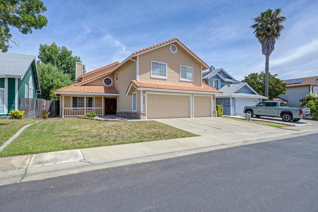 5021 Krista Court — photo