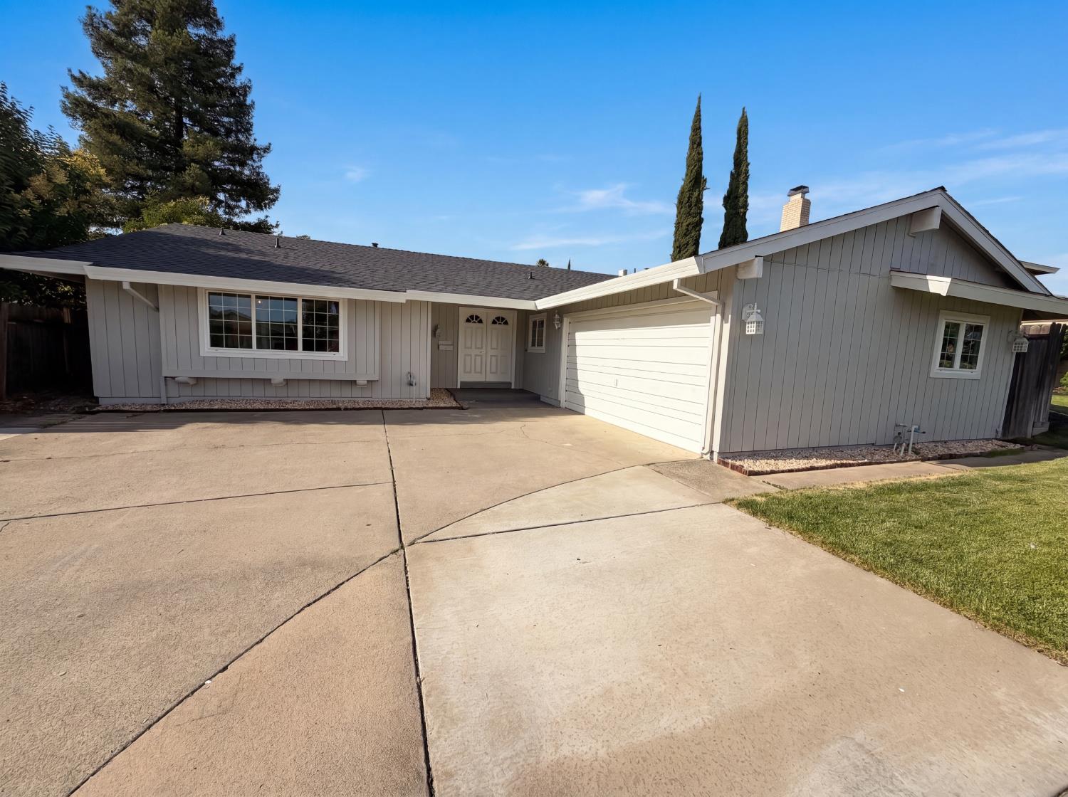 6840 Oaklawn Way — photo