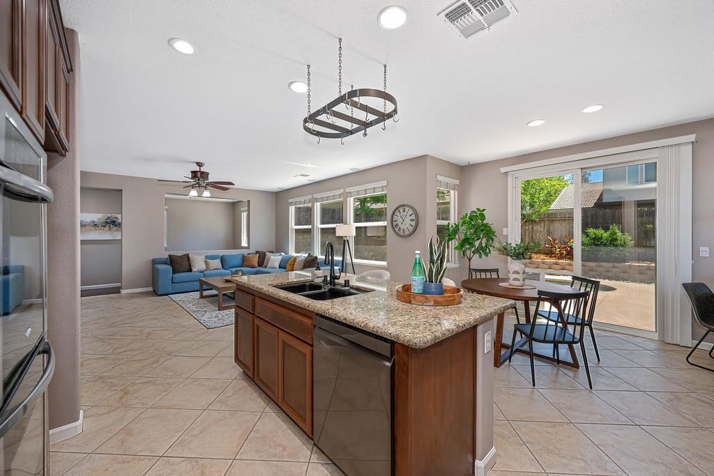 2599 Vaquero Vista Drive — photo