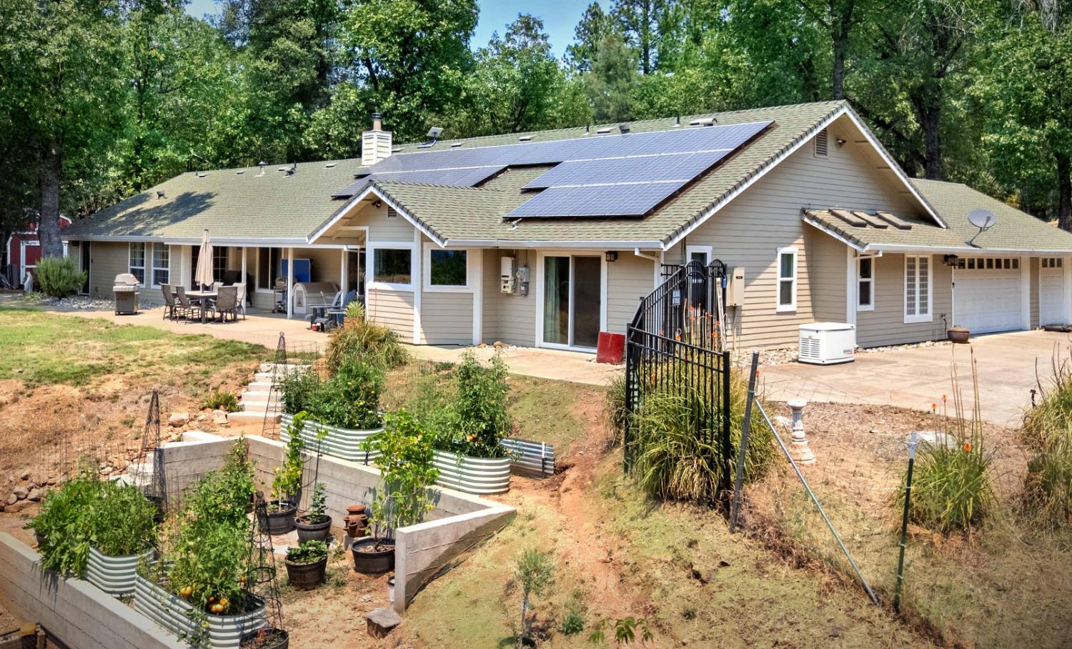 5025 Eco Ridge Road — photo