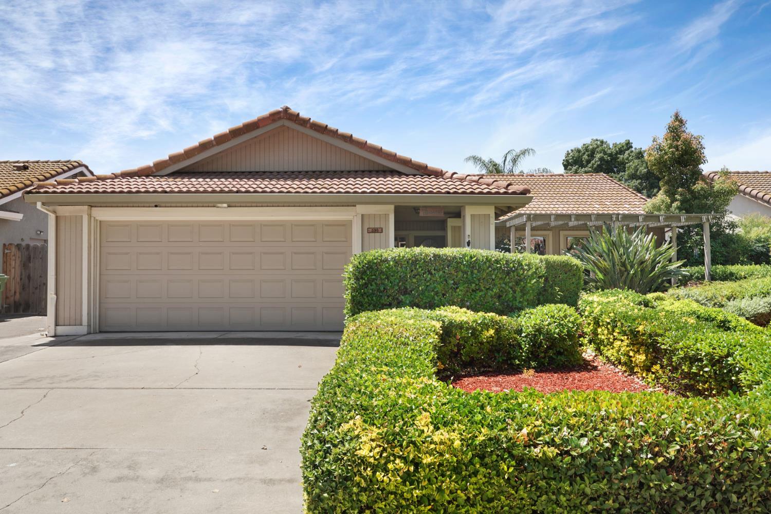 530 Mahogany Lane — photo