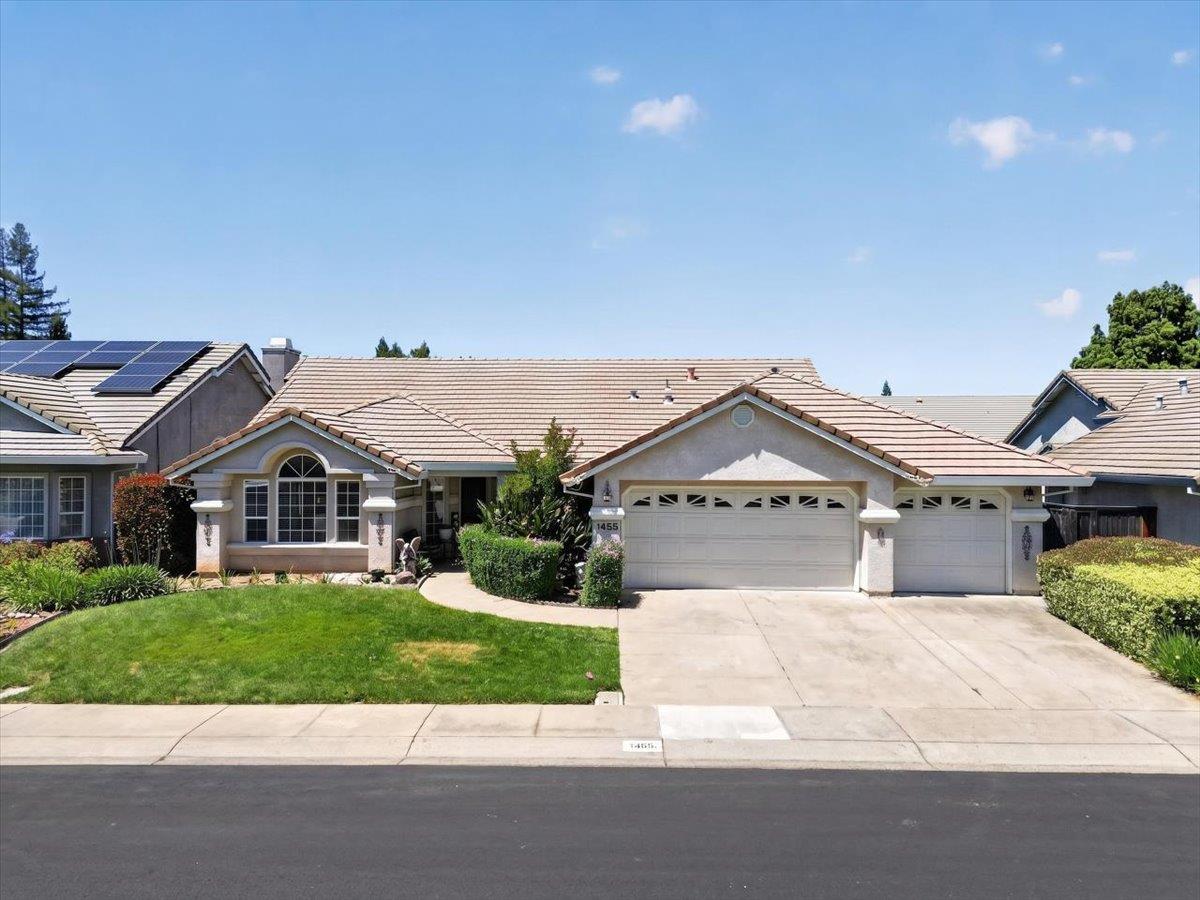 1455 Meadowlark Way — photo