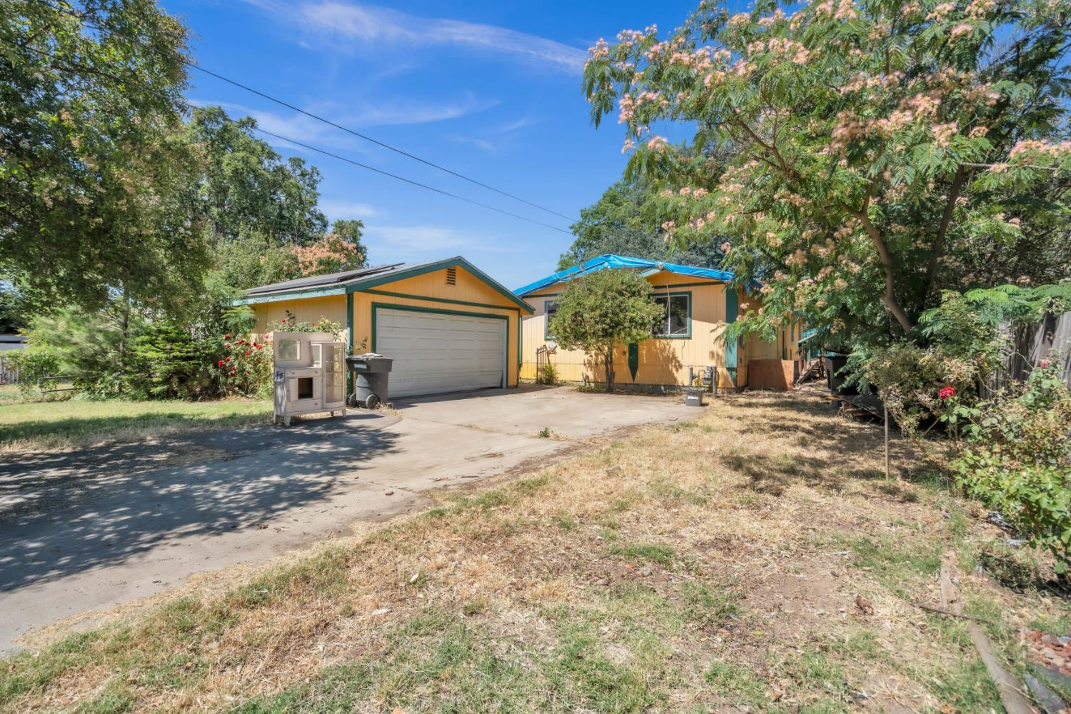 3117 Judah St — photo