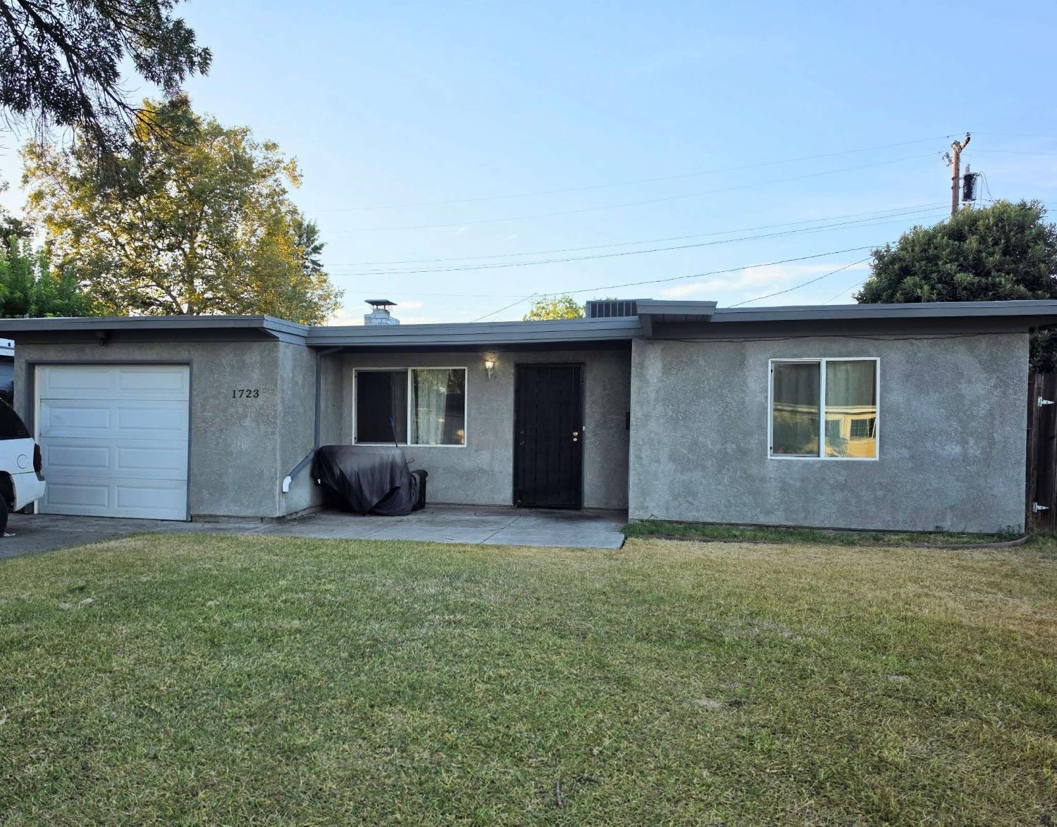 1723 Polk Way — photo