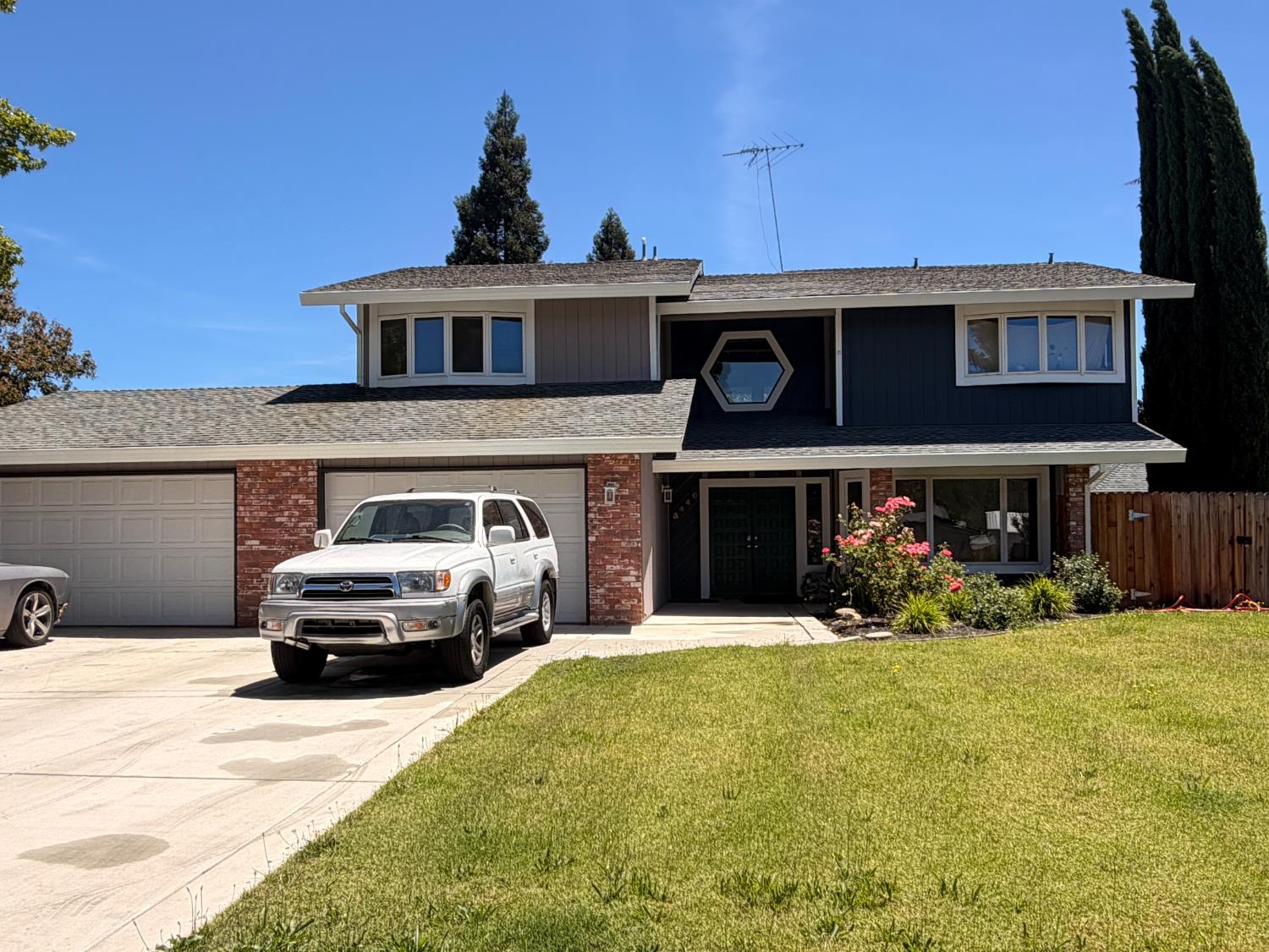 3440 Oakcreek Drive — photo