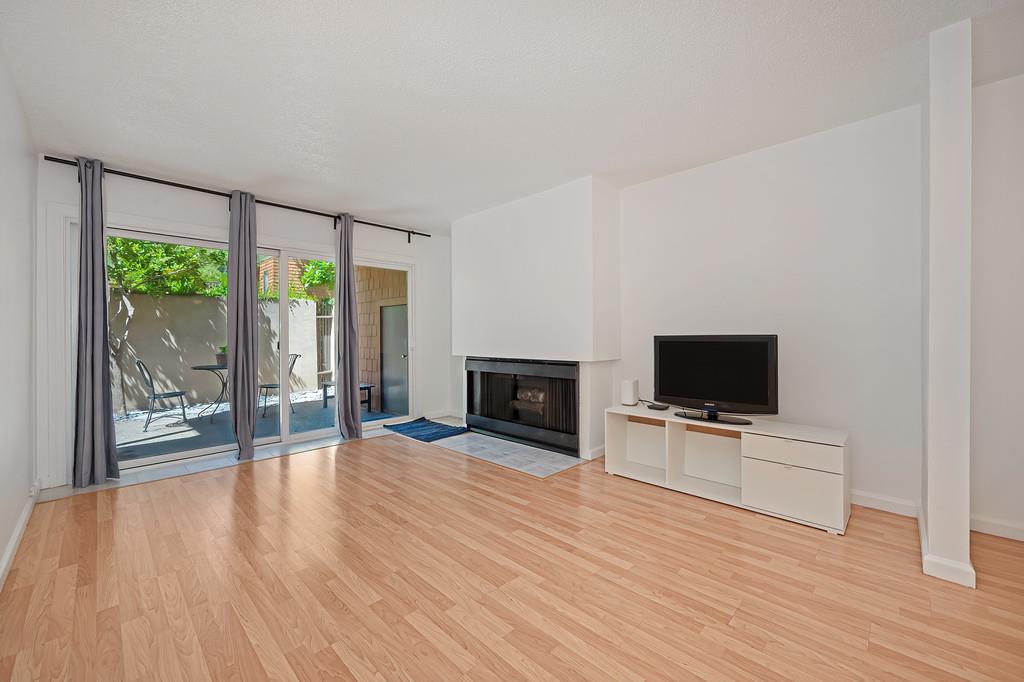 724 Woodside Lane East 6 — photo