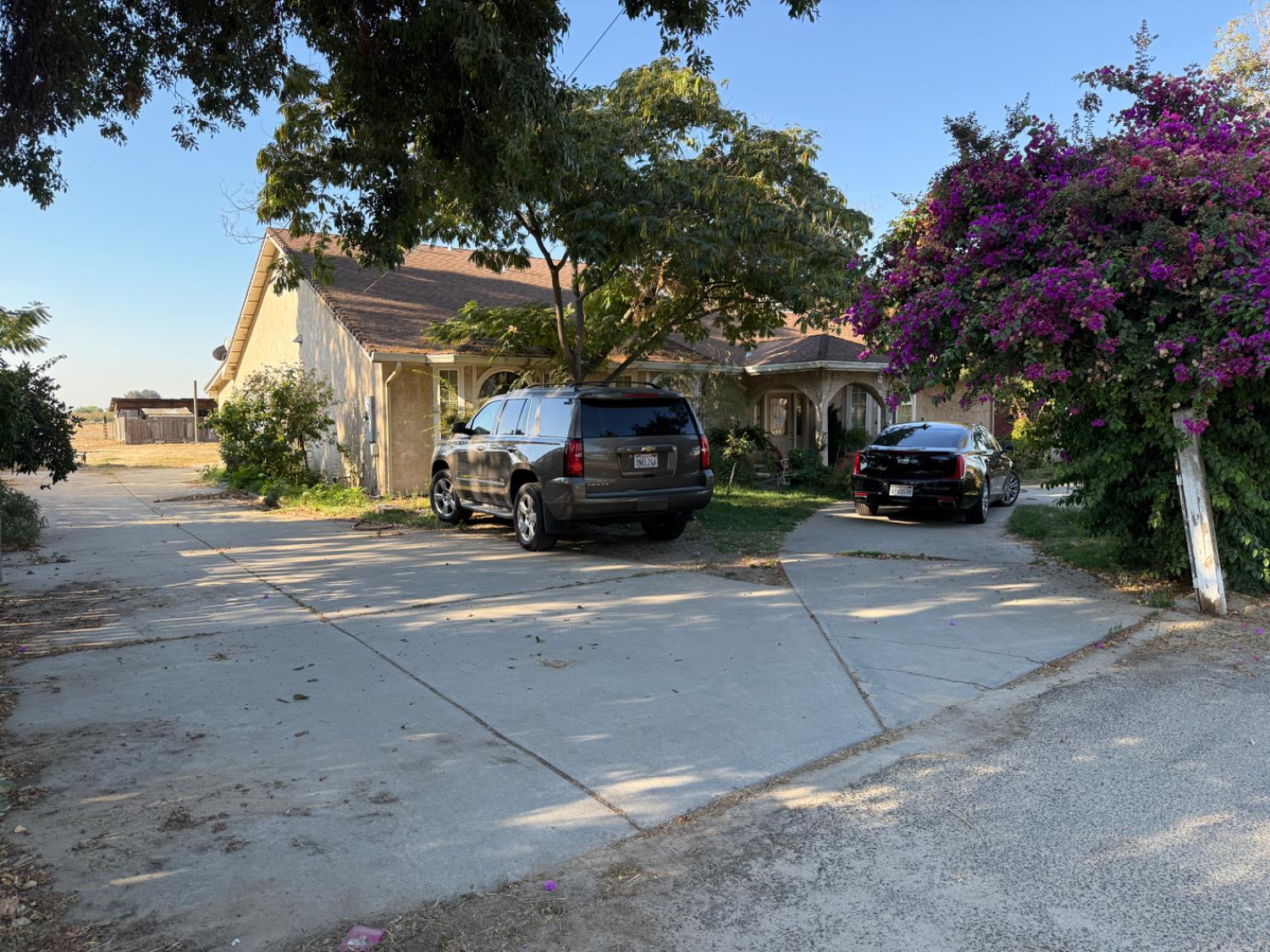 15861 Oak Street — photo