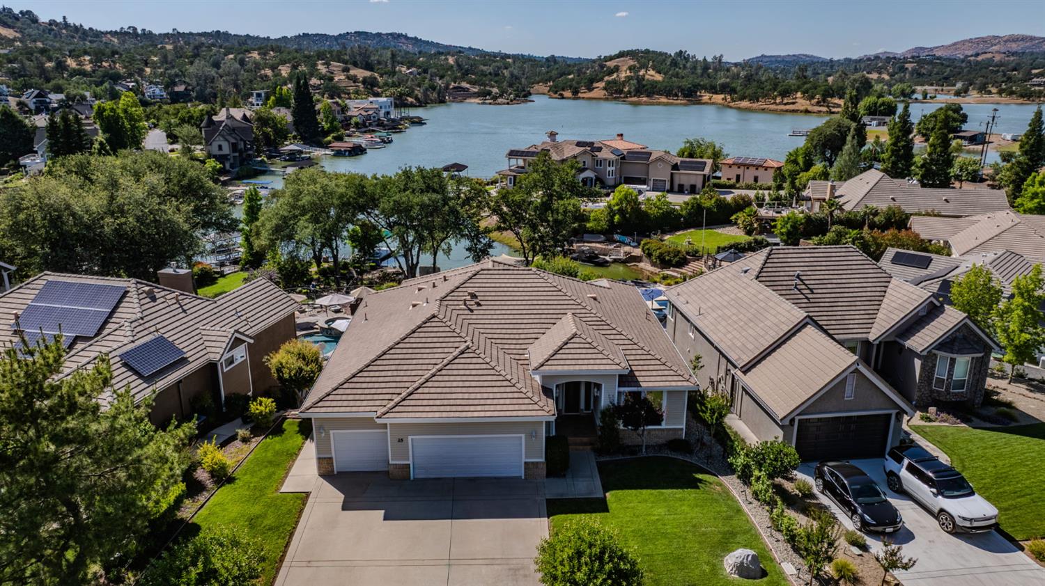 25 Waterfront Court — photo