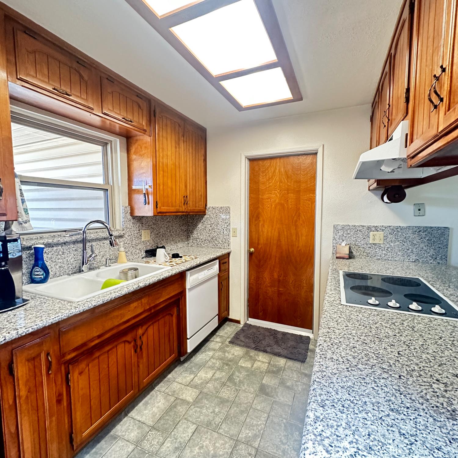 1633 Walnut, Escalon, CA 95320 — photo 3