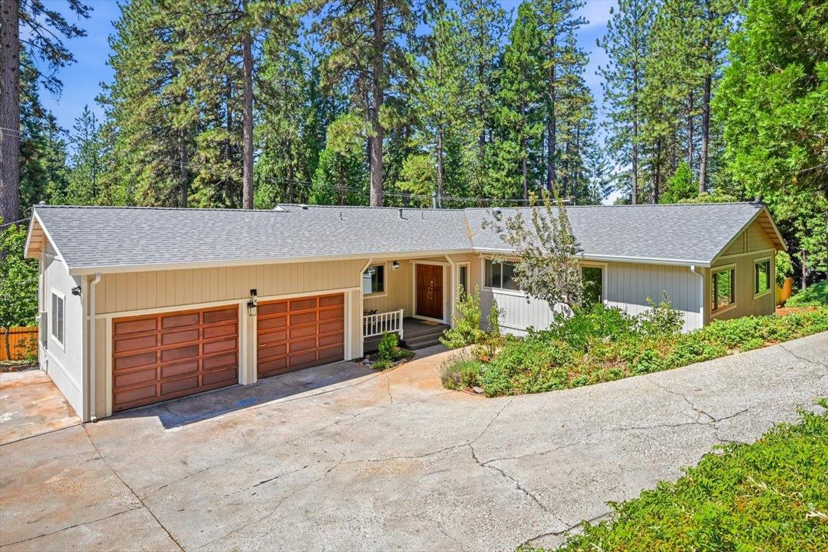 11551 Tree Top Circle — photo