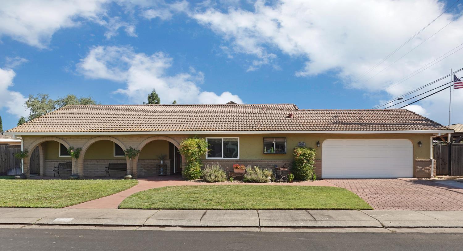 18946 Lambert Way — photo