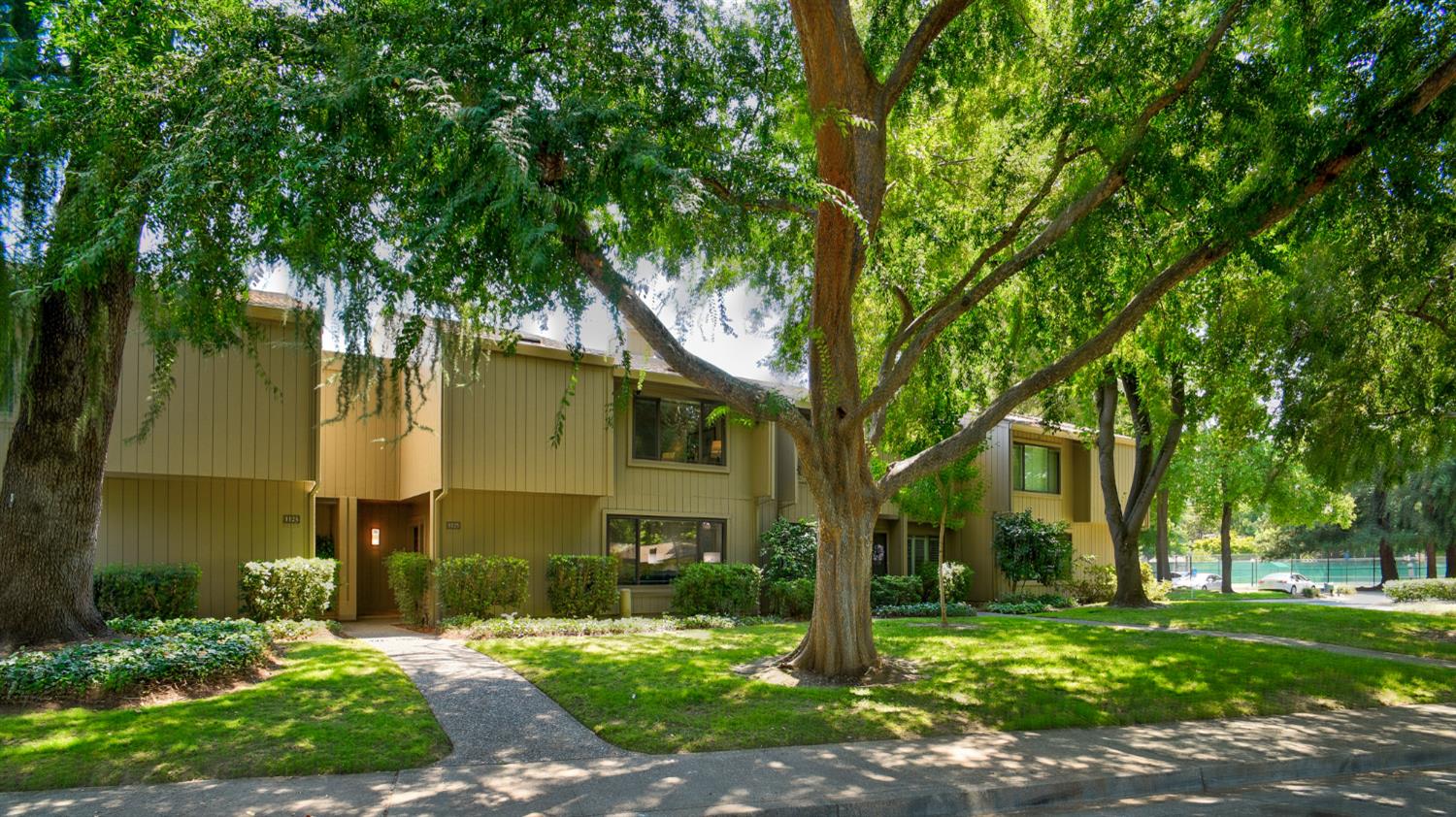 1125 Commons Drive — photo