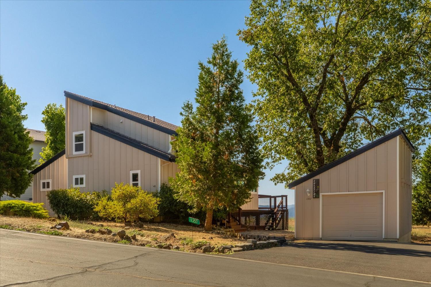 1357 Sandalwood Drive — photo