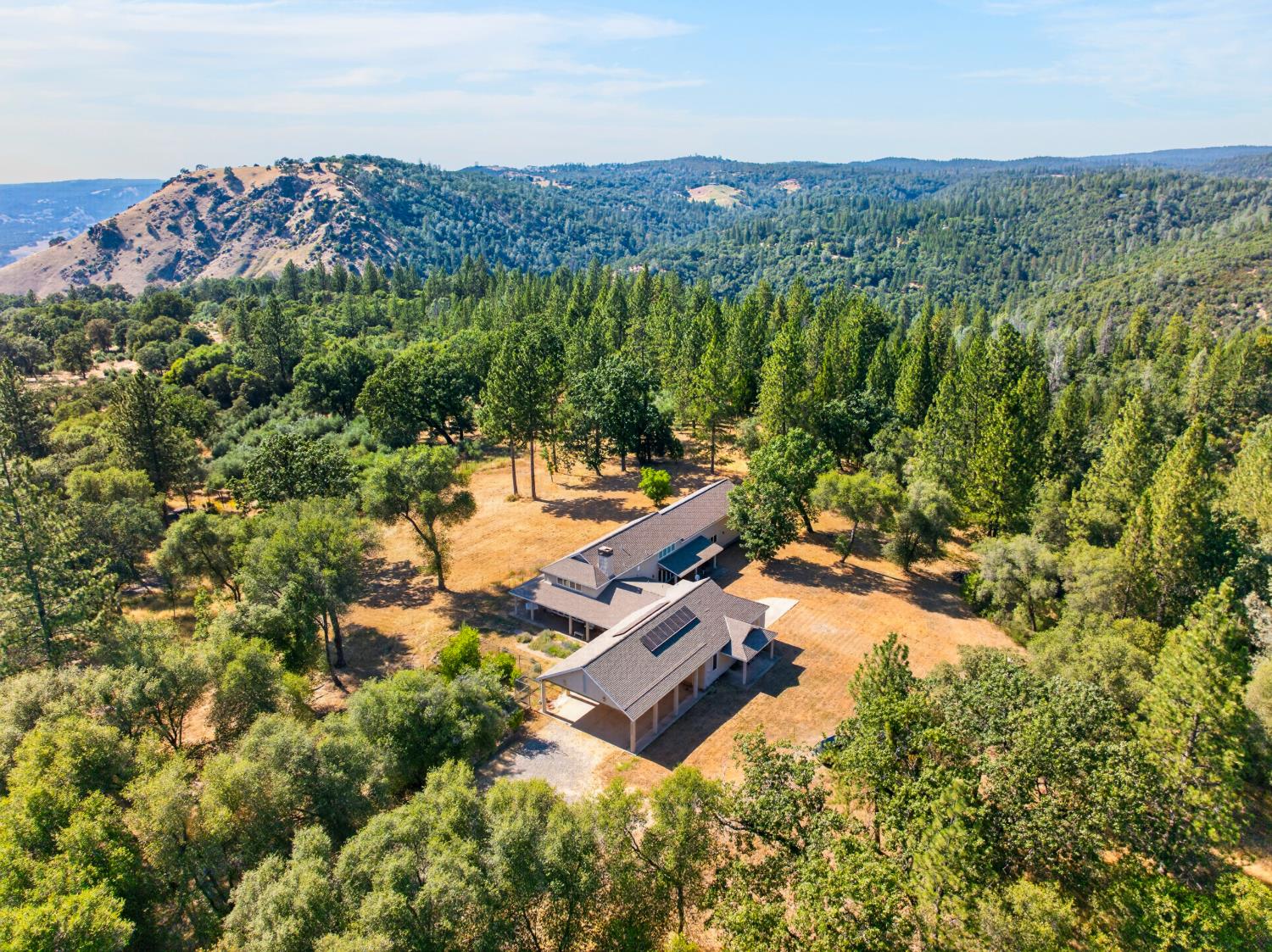 4000 Twin Ridges Road — photo