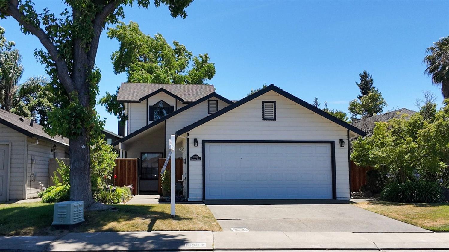 1830 Lakeshore Drive — photo