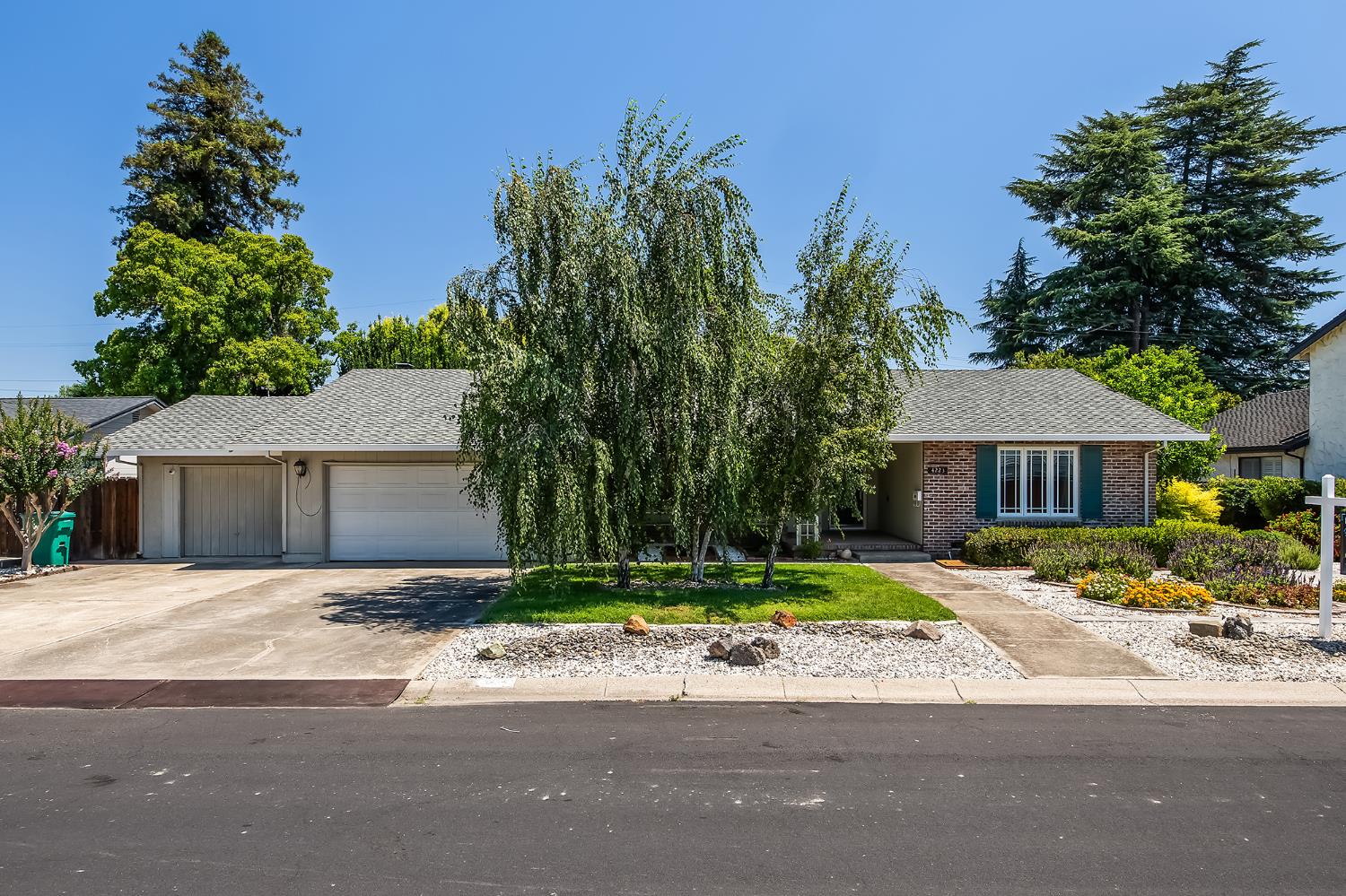 4223 W Riviera Drive — photo