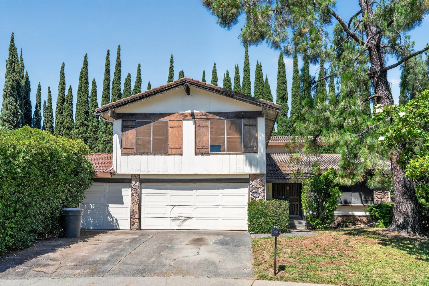 1204 Squire Court — photo