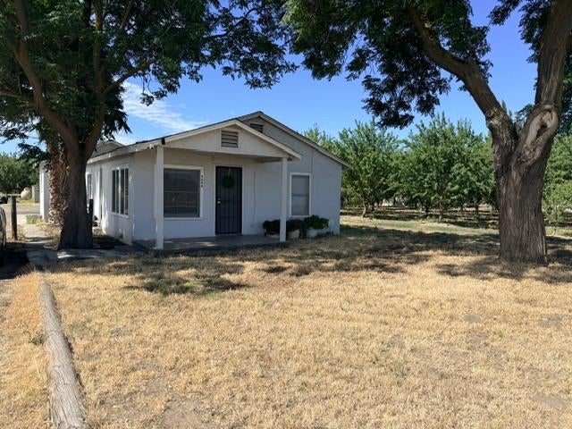 4866 Service Road — photo