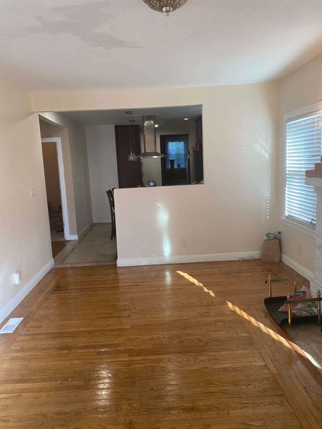 Home in Oakland, CA 94606 — photo 3