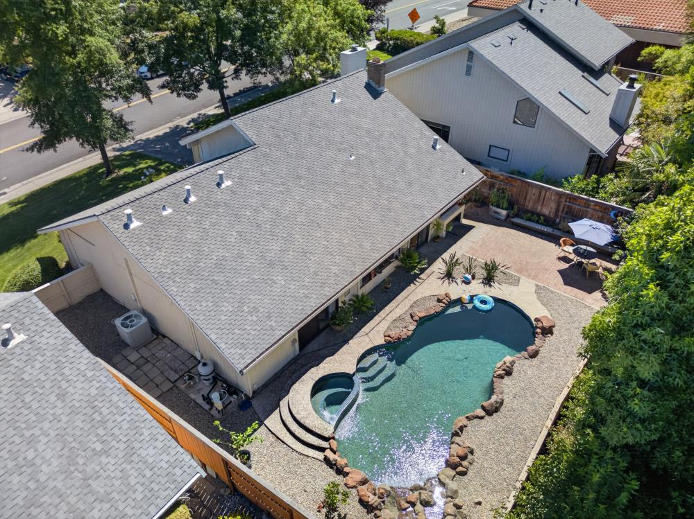 7917 Wildridge — photo