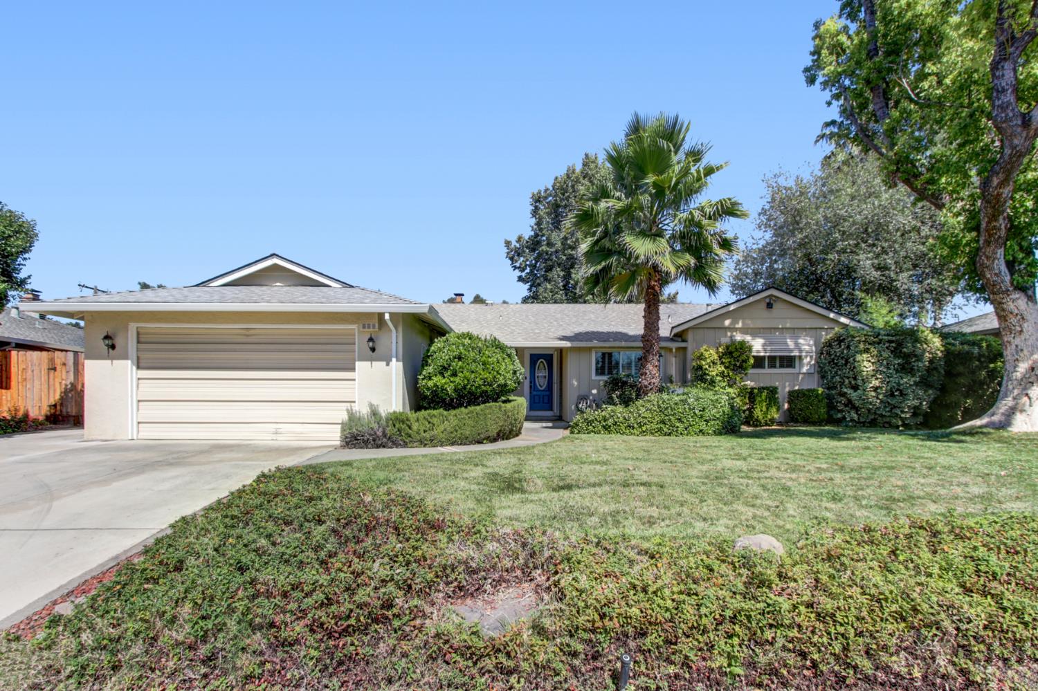 3226 Murchison Way — photo