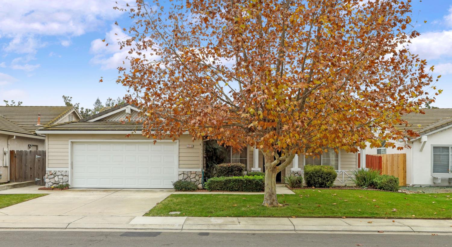3716 Des Moines Drive — photo