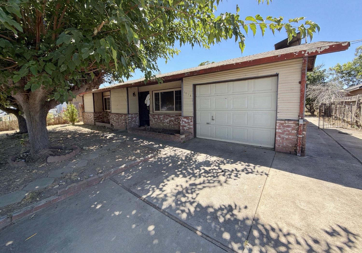 1018 Tudor Street — photo