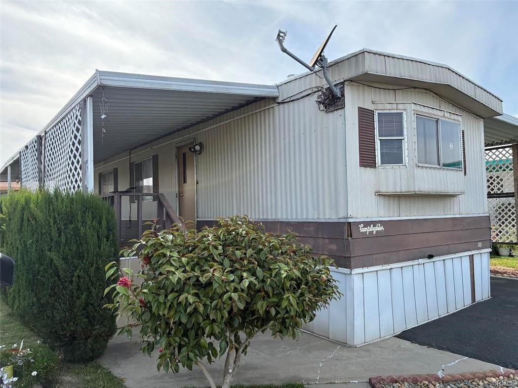 136 Seville — photo
