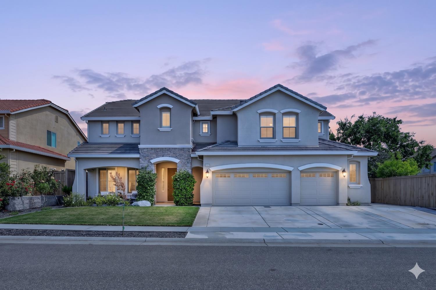 2749 Lincoln Airpark Dr — photo