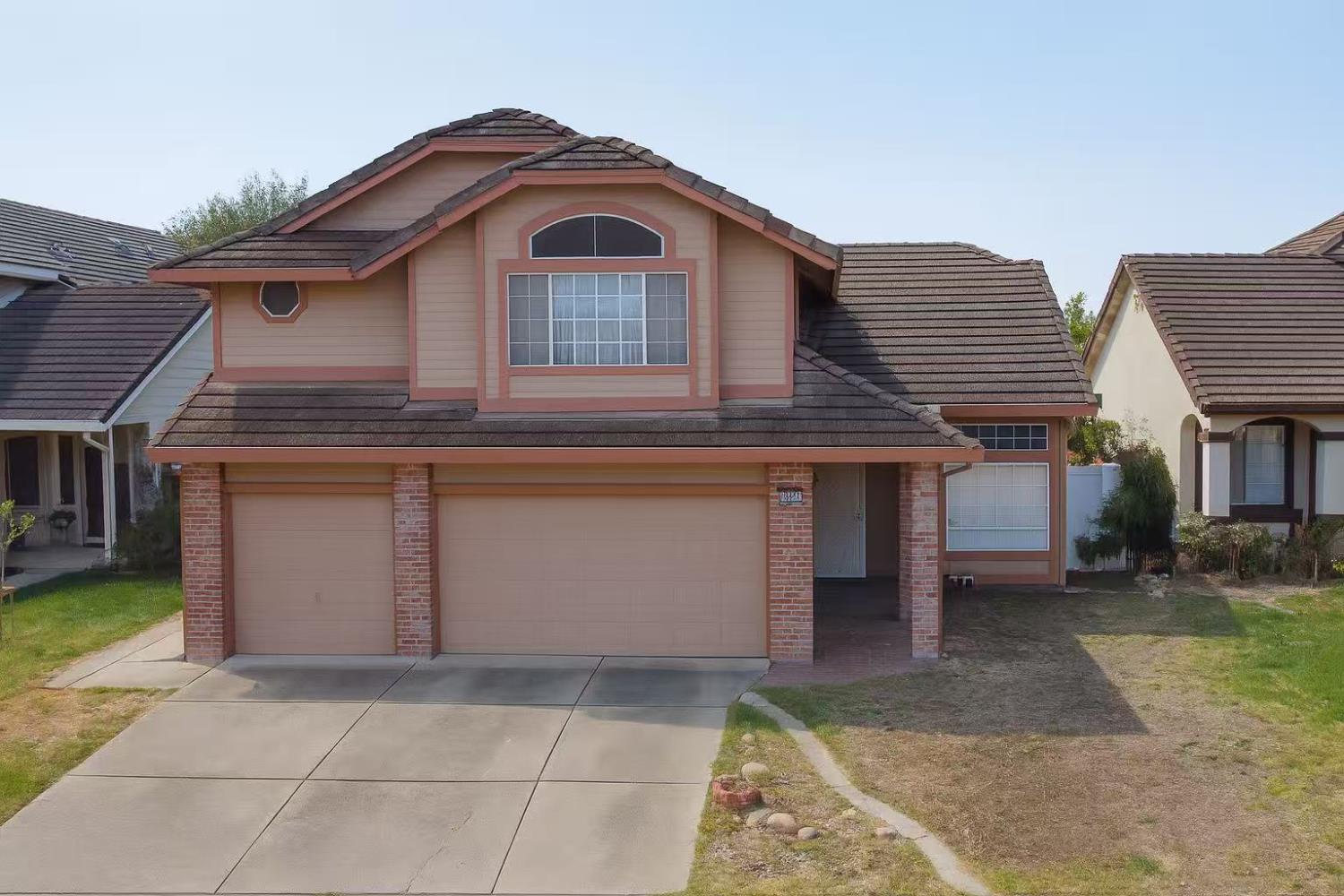 8668 Gossamer Way — photo