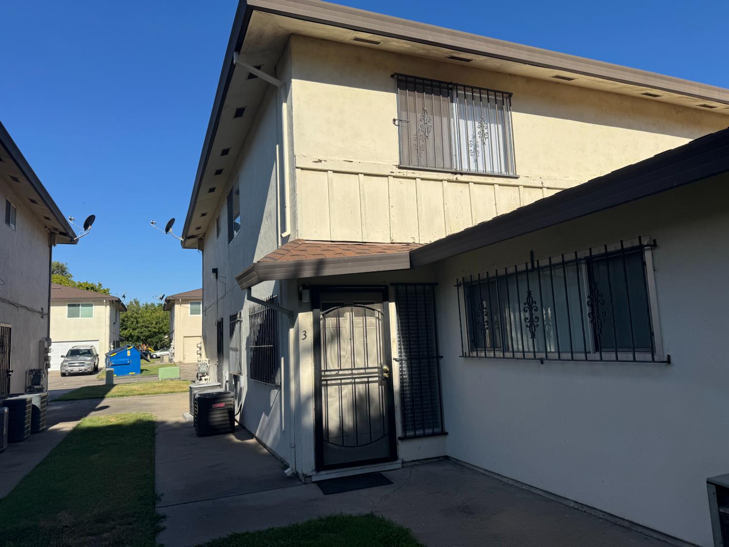1331 Pinetree Dr #3 — photo