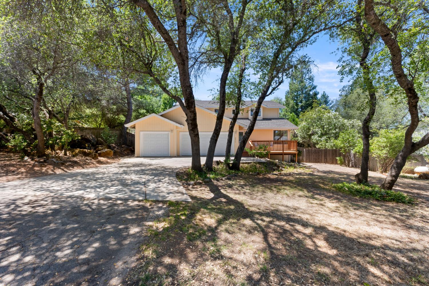 2816 Hillcrest Drive — photo
