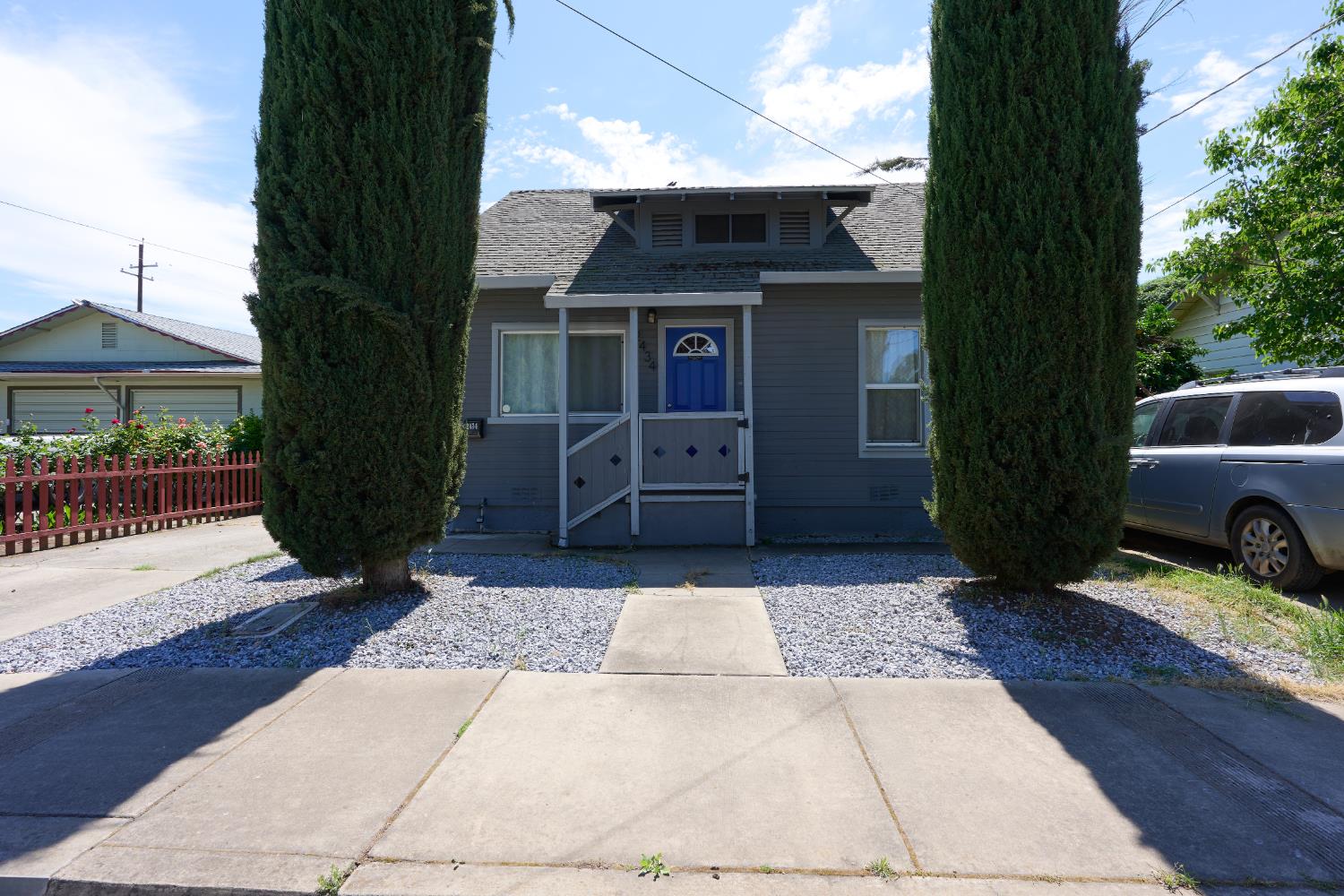 2434 Archer — photo
