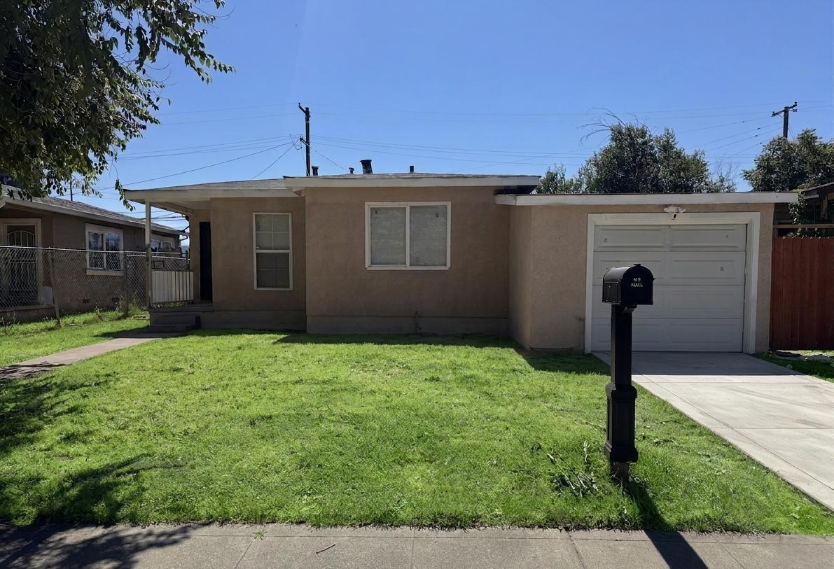 2437 Phelps Street — photo