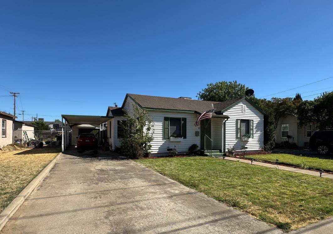 315 W J Street — photo