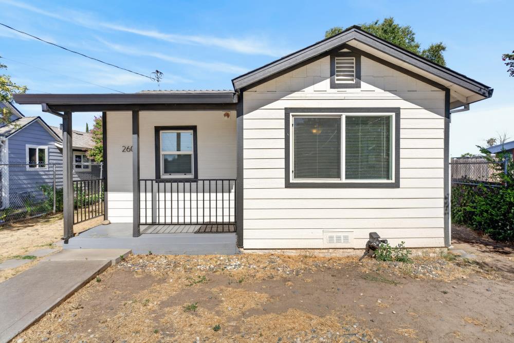 2604 Fairfield Street — photo