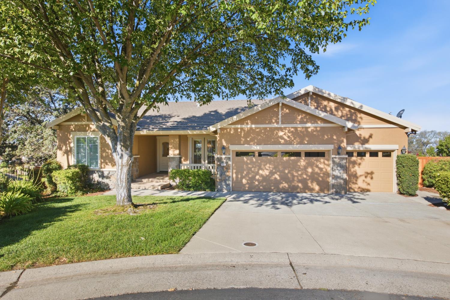 2435 Horseshoe Court — photo