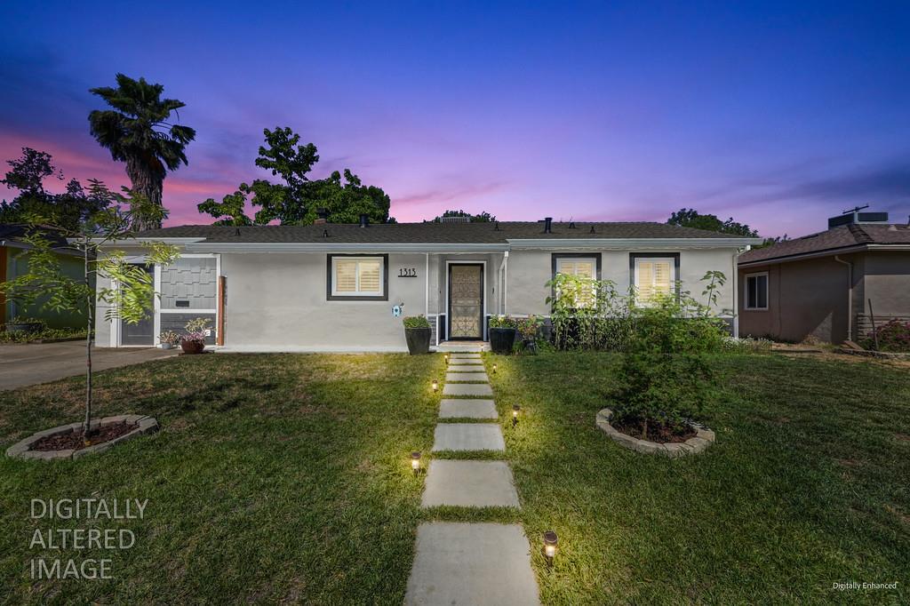 1313 Gladstone Drive — photo