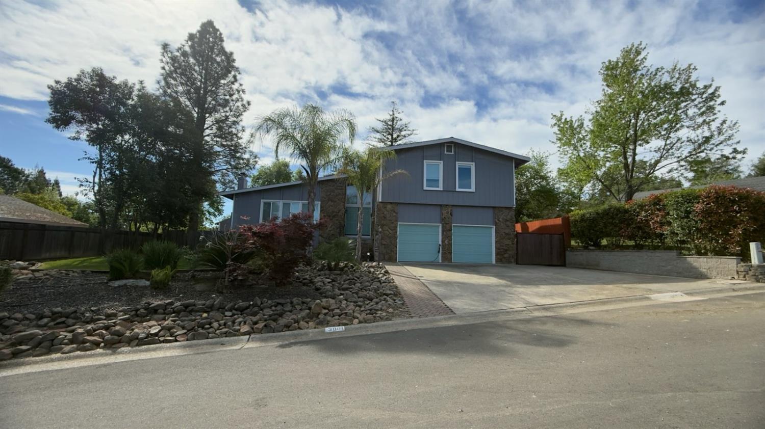 3001 Warren Lane — photo
